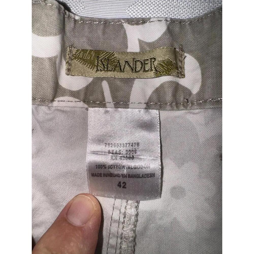 Islander Tan/White Floral Print Tropical Shorts Mens Size 42 - Picture 2 of 9